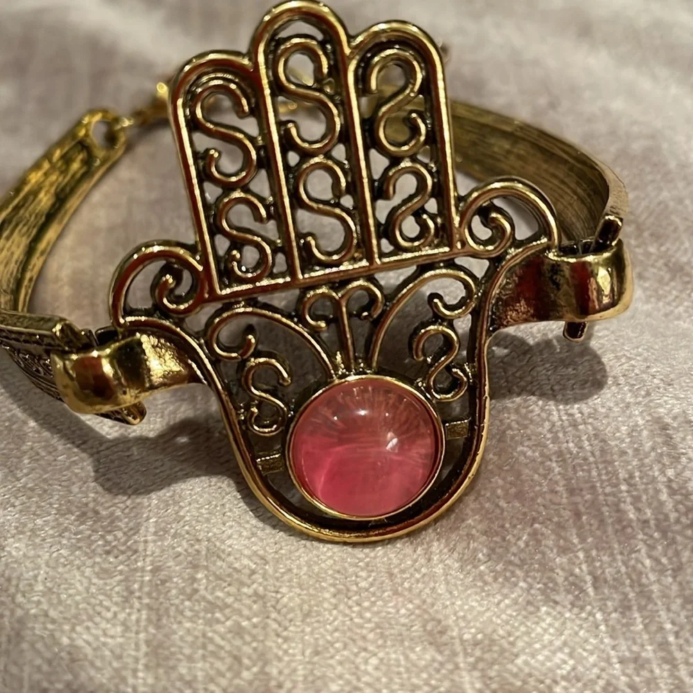 Cherry Quartz Hamsa Bangle Bracelet - Picture 4 of 4